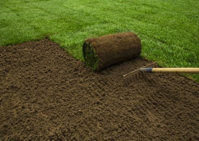 Service de nivellement de terrain et de pose de gazon en rouleau à Repentigny / Tourbe Lanaudière